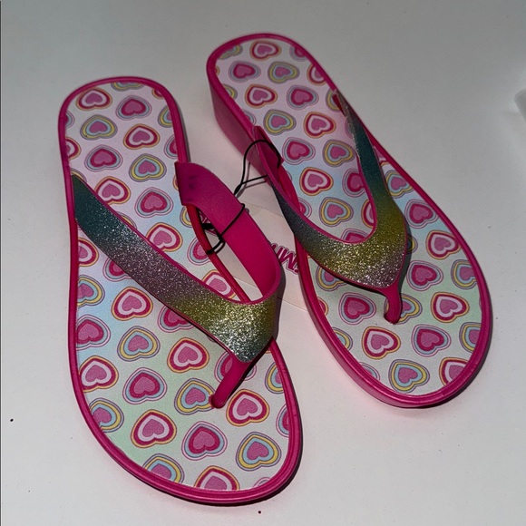 🔥Colorful Heart Flip Flops Sz 2/3 New - Picture 1 of 4